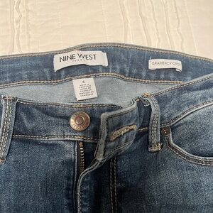 Nine West gramercy crop jeans. Size 6